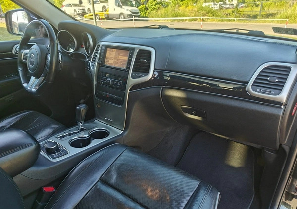 Jeep Grand Cherokee cena 33900 przebieg: 329657, rok produkcji 2012 z Karczew małe 277